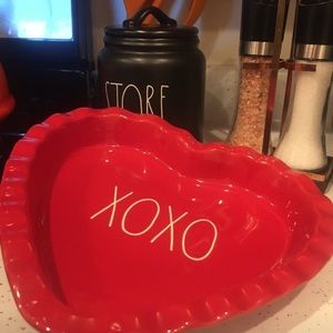 NWT 🥰- Rae Dunn Red HEART PIE PAN Valentines HTF